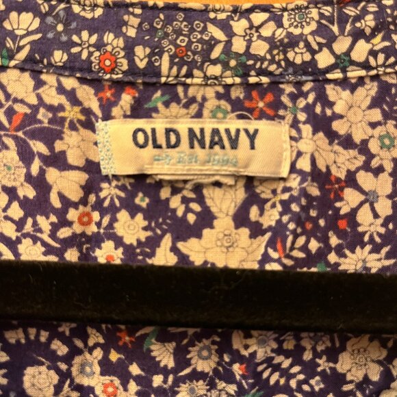 Old Navy Long Sleeved Fun blouse - Picture 6 of 6